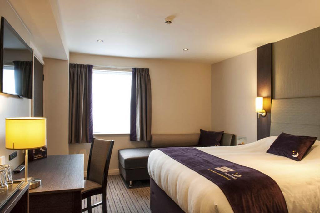 Premier Inn London Elstree / بورهاموود الغرفة الصورة