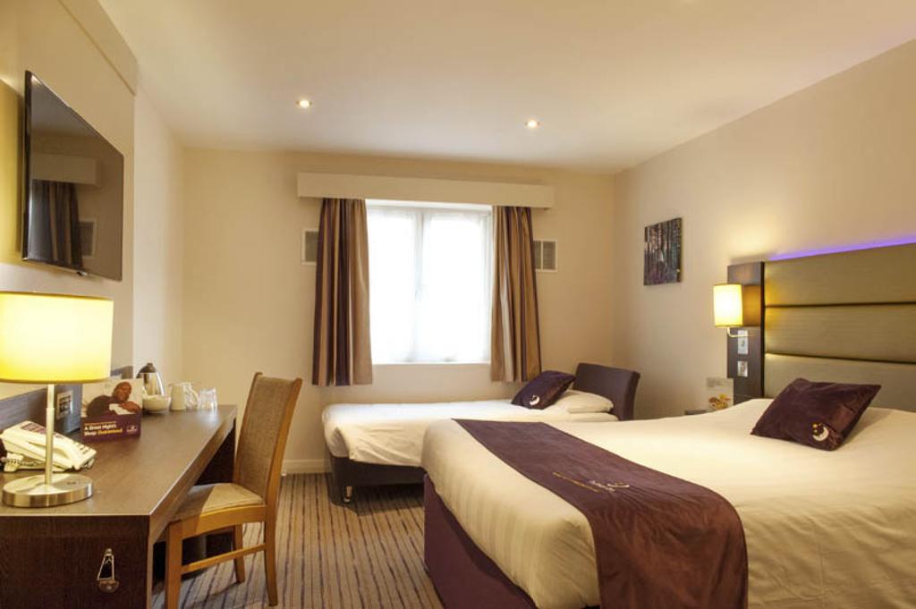 Premier Inn London Elstree / بورهاموود الغرفة الصورة