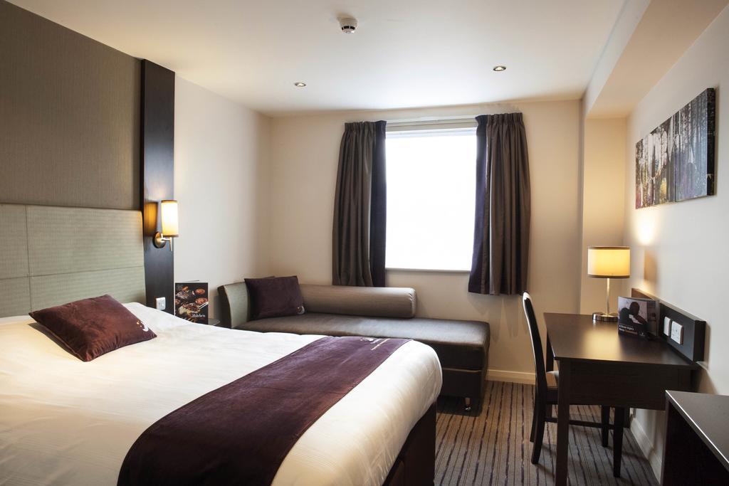 Premier Inn London Elstree / بورهاموود الغرفة الصورة