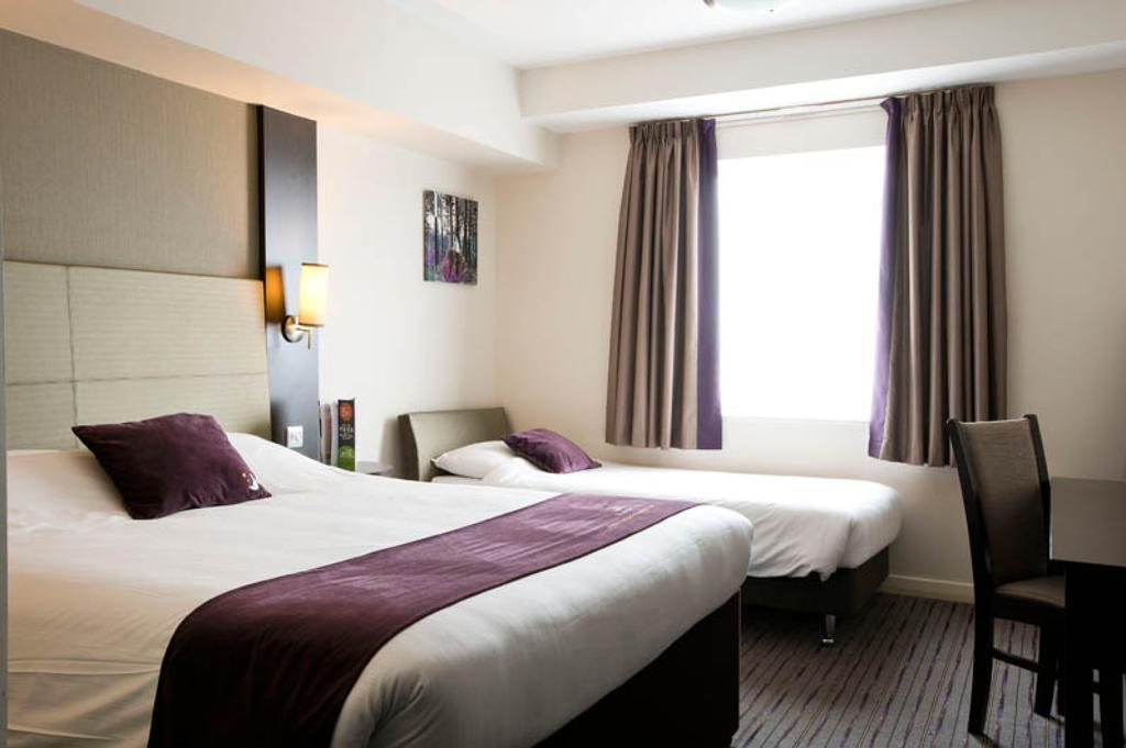 Premier Inn London Elstree / بورهاموود الغرفة الصورة