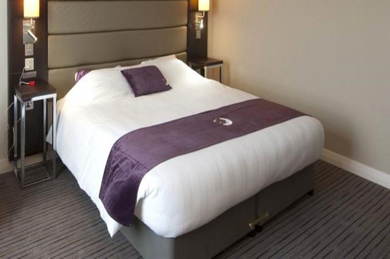 Premier Inn London Elstree / بورهاموود المظهر الخارجي الصورة