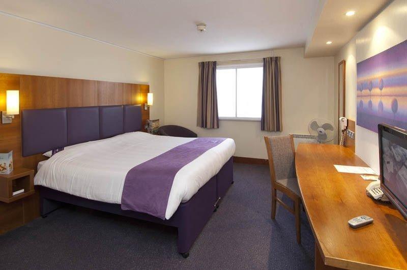 Premier Inn London Elstree / بورهاموود المظهر الخارجي الصورة
