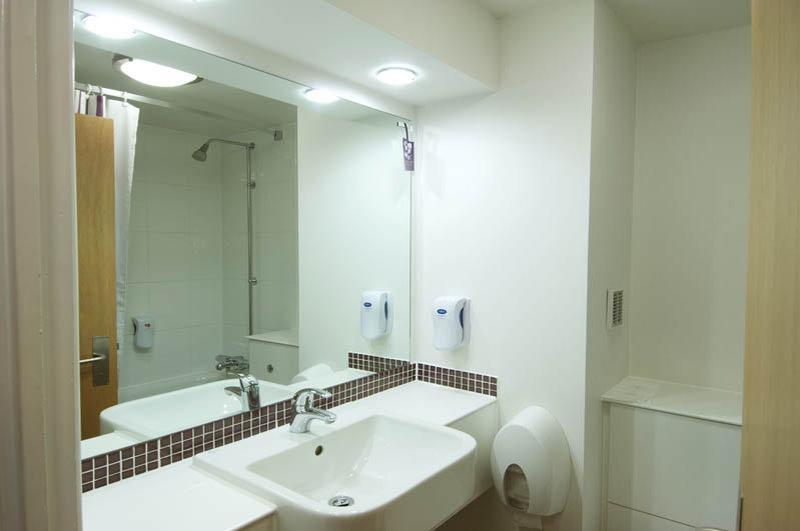 Premier Inn London Elstree / بورهاموود المظهر الخارجي الصورة