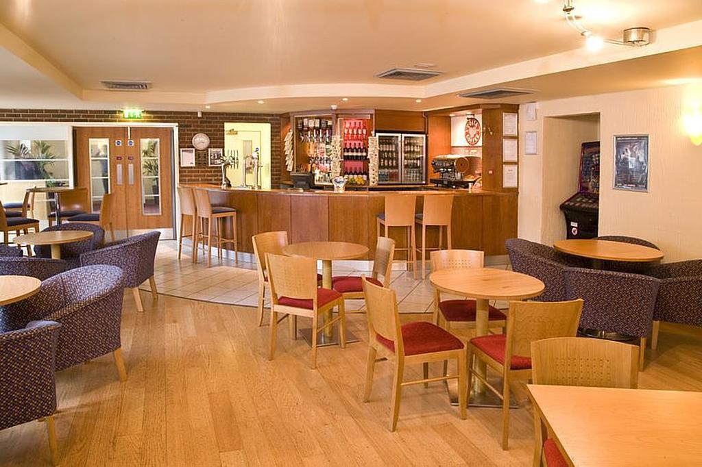 Premier Inn London Elstree / بورهاموود المظهر الخارجي الصورة
