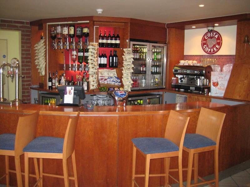 Premier Inn London Elstree / بورهاموود المظهر الخارجي الصورة